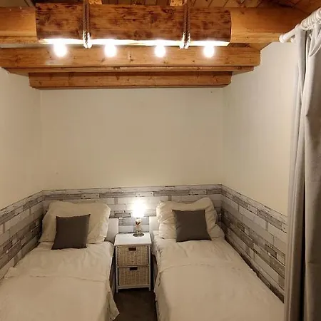 Na Porabkach Z Kominkiem